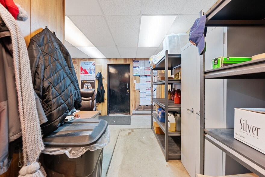 More Photos Of 7697 E Harbor Rd, Lakeside Marblehead Convenience Store For Sale