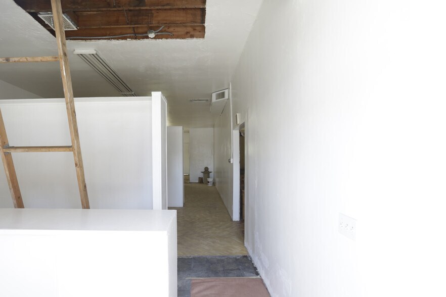 More Photos Of 3115-3125 Santa Monica Blvd, Santa Monica Storefront Retail Office For Sale