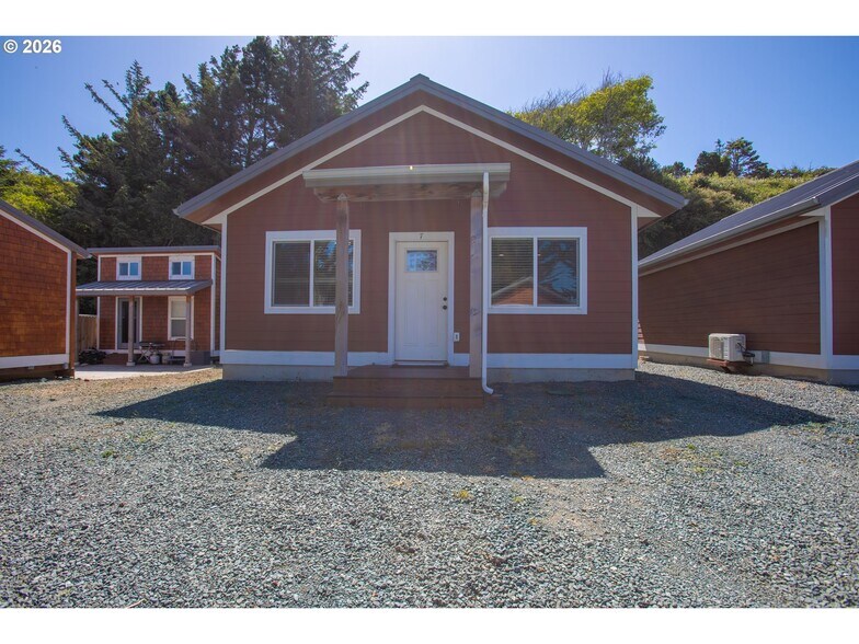 More Photos Of 29940 Harbor Way, Gold Beach Apartments For Sale