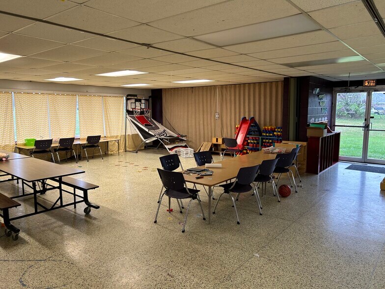 More Photos Of 125 Wilson Park Dr, Dayton Religious Facility For Sale