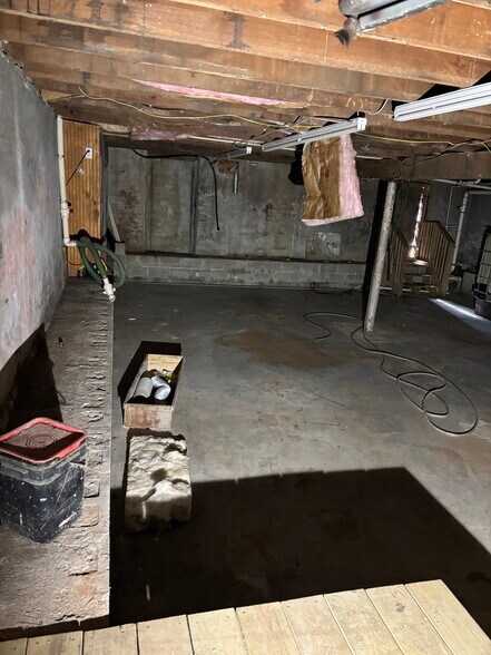 More Photos Of 116 Courthouse Sq, Edgefield Storefront For Lease