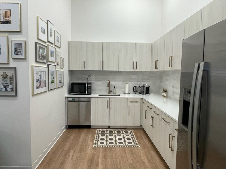 More Photos Of 501 S Cherry St, Denver Office For Sale