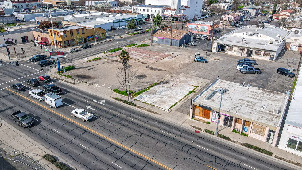 More Photos Of 245 W 16th St, Merced Land For Lease