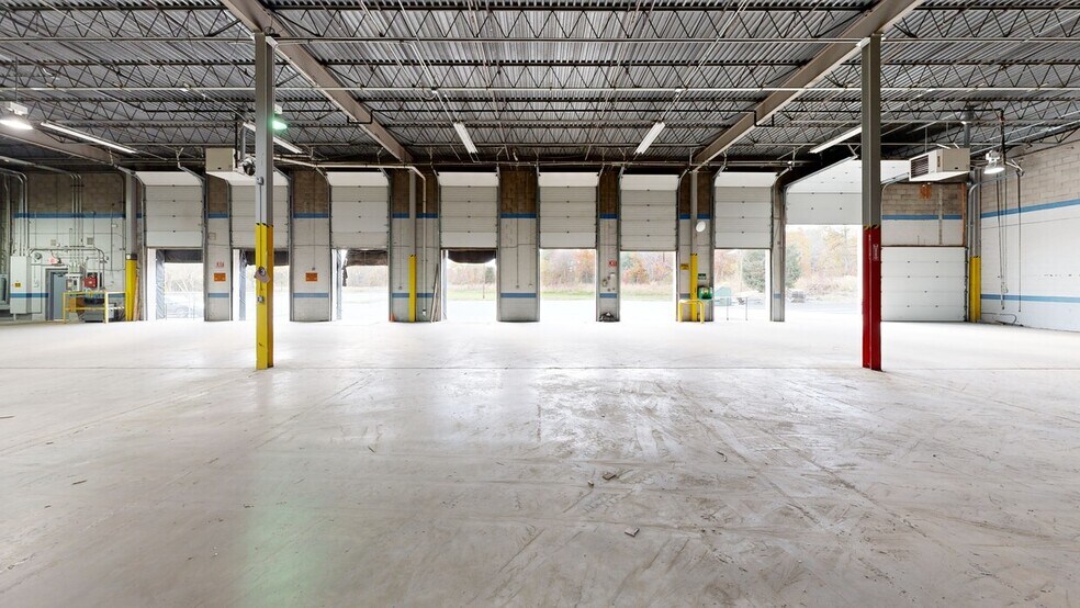 More Photos Of 15 Cotters Ln, East Brunswick Warehouse For Lease