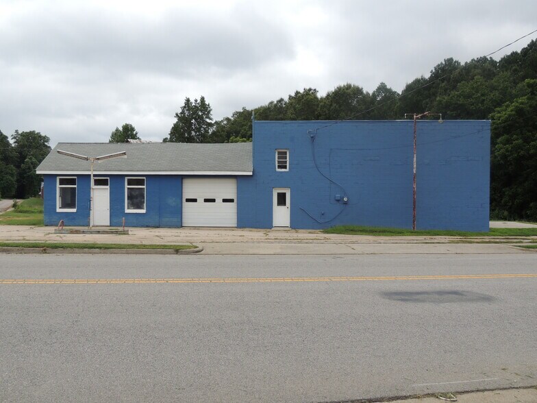 Primary Photo Of 10353 Doyle Blvd, Mckenney Auto Repair For Sale