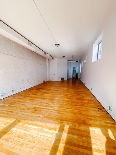 More Photos Of 1008 Lee St, Covington Storefront Retail Residential For Lease