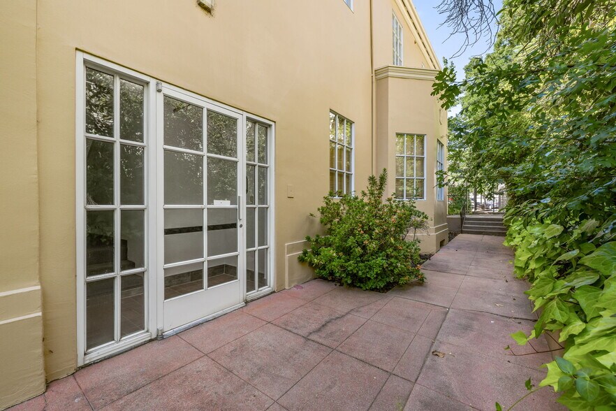 More Photos Of 2001 P St, Sacramento Office For Sale