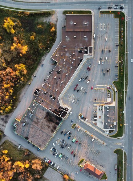 More Photos Of 625 Trunk Rd, Sault Ste Marie Storefront For Lease