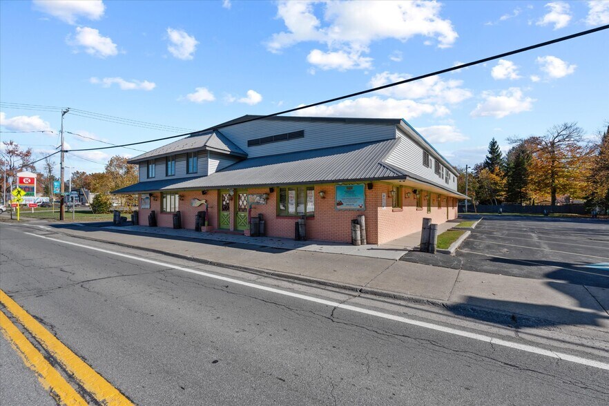 More Photos Of 1424 Main St, Sylvan Beach Restaurant For Sale