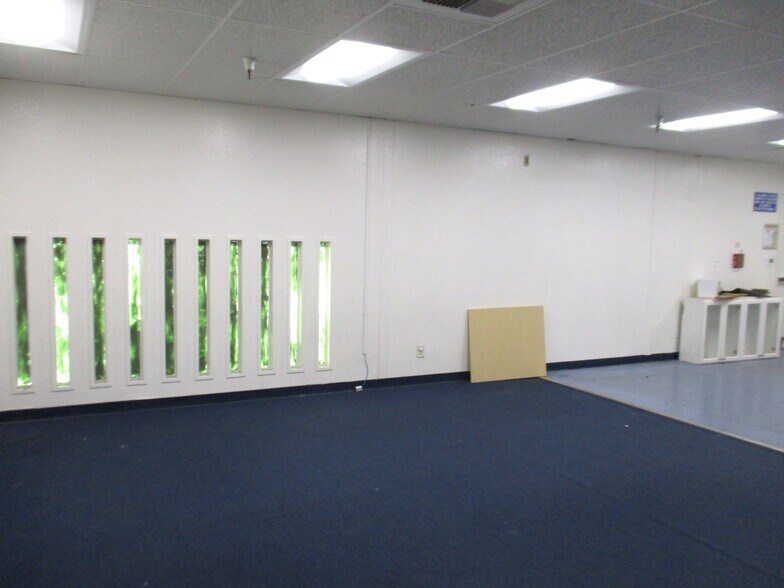 More Photos Of 9900-9904 S Central Ave, Los Angeles Schools For Lease
