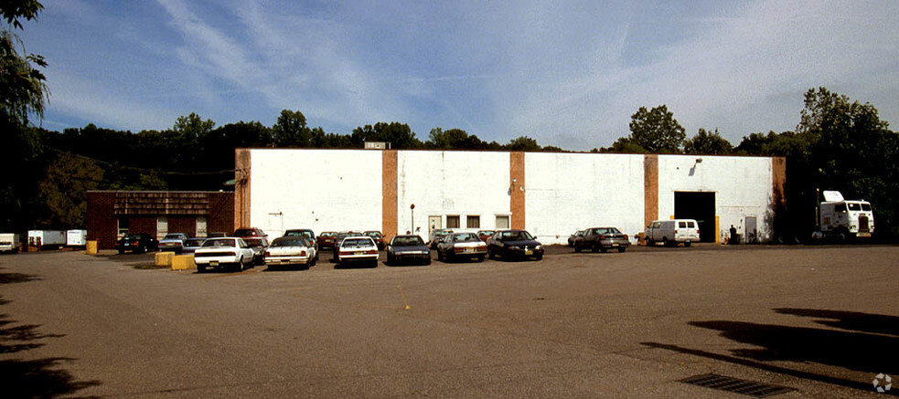 Primary Photo Of 1 Steel Ct, Roseland Warehouse For Lease