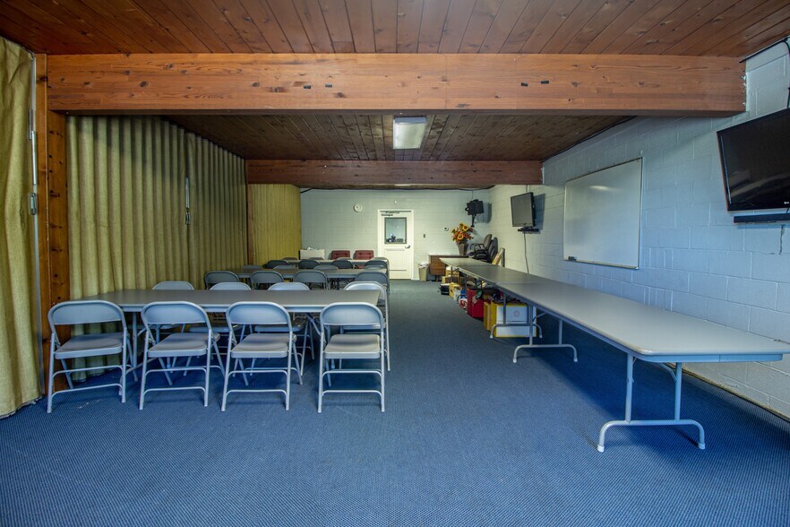 More Photos Of 23696 Northline Rd, Taylor Religious Facility For Sale