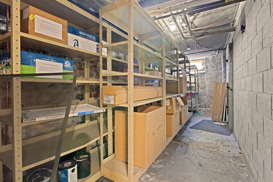 More Photos Of 307 Gilmour St, Ottawa Office For Sale