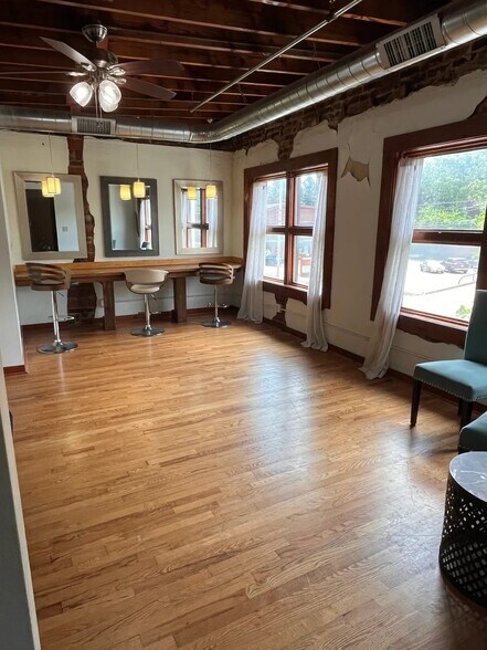 More Photos Of , Kansas City General Retail For Sale