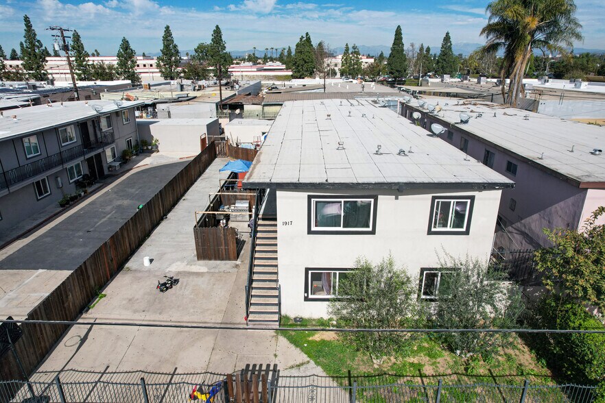 More Photos Of 1917 W Myrtle St, Santa Ana Apartments For Sale