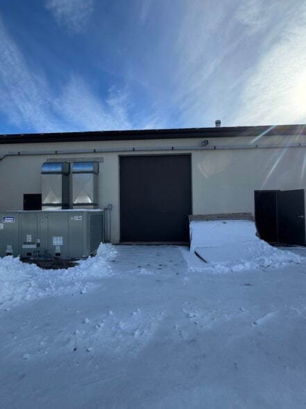 More Photos Of 21 N Plains Industrial Rd, Wallingford Manufacturing For Lease