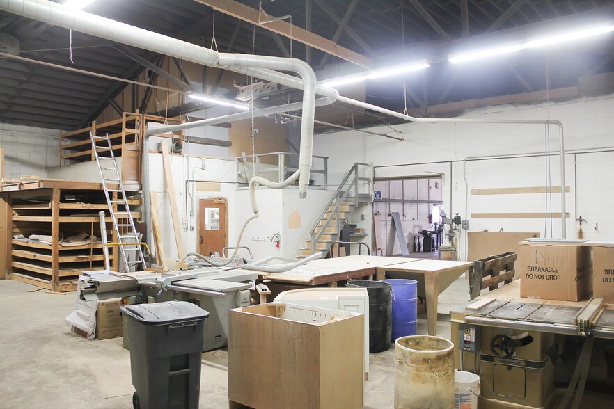 More Photos Of 9340 S Kedzie Ave, Evergreen Park Warehouse For Sale