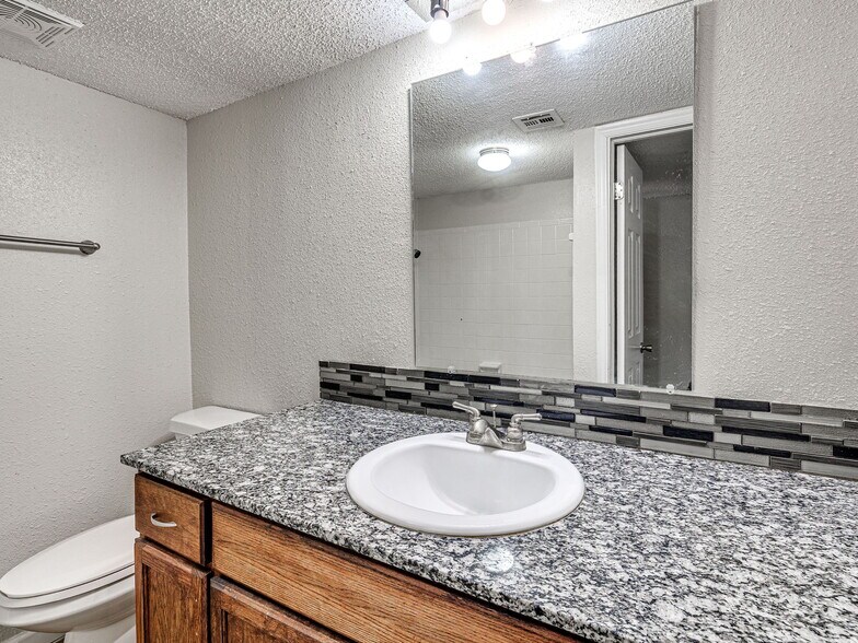 More Photos Of 7404 Lyrewood Ln, Oklahoma City Apartments For Sale