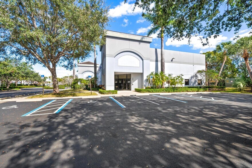 More Photos Of 1838 Park Ln S, Jupiter Warehouse For Sale