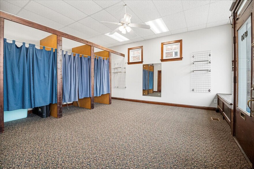 More Photos Of 8700 Gravois Rd, Saint Louis Storefront Retail Residential For Sale