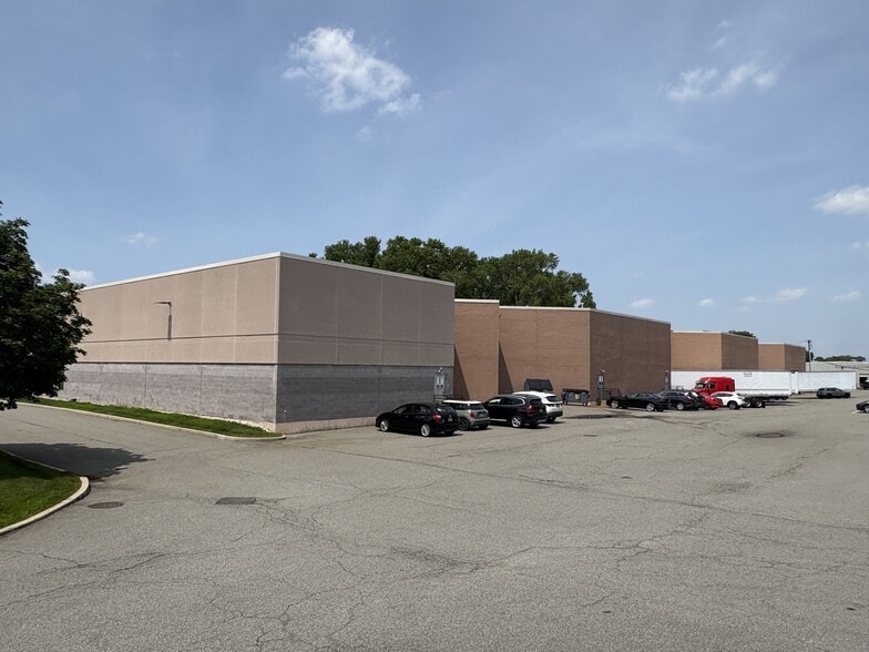 Primary Photo Of 115 Newfield Ave, Edison Warehouse For Lease