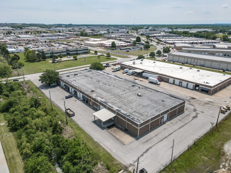More Photos Of 5616-5634 S 122nd East Ave, Tulsa Light Manufacturing For Lease