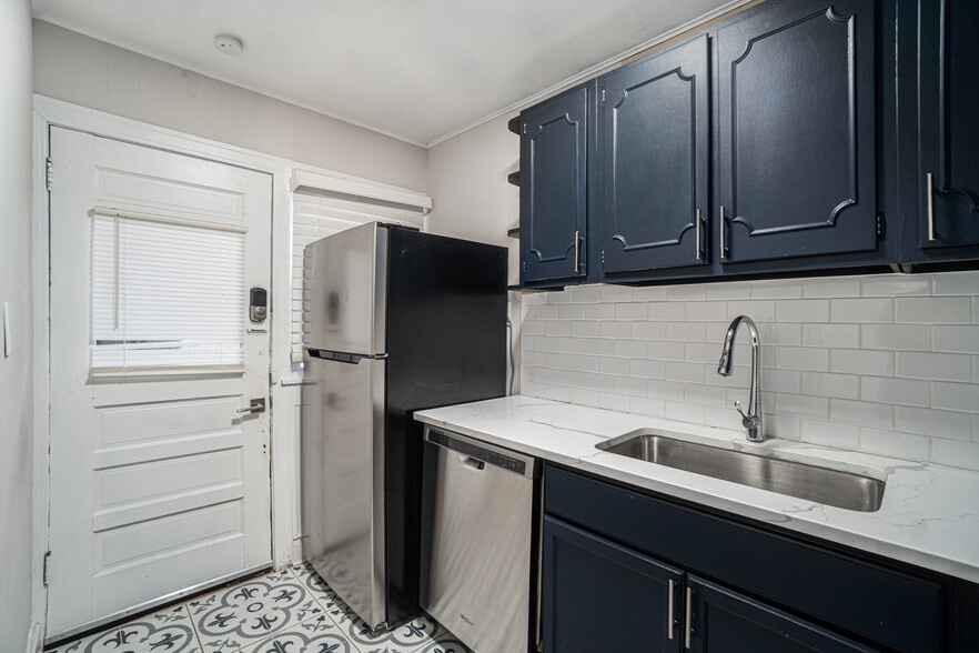 More Photos Of , Kansas City Multifamily For Sale