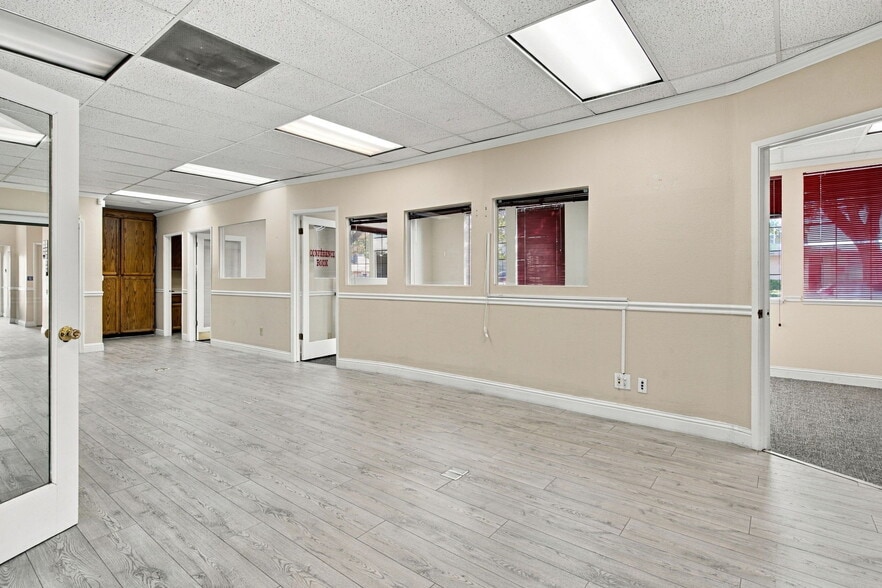 More Photos Of 403 W 11th St, Tracy Office For Sale