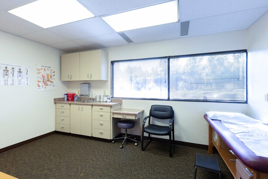 More Photos Of 87 Scripps Dr, Sacramento Office For Sale