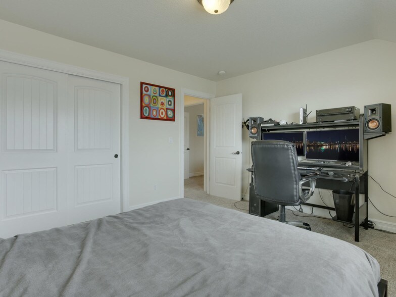 More Photos Of 1647 NE Market Dr, Fairview Apartments For Sale