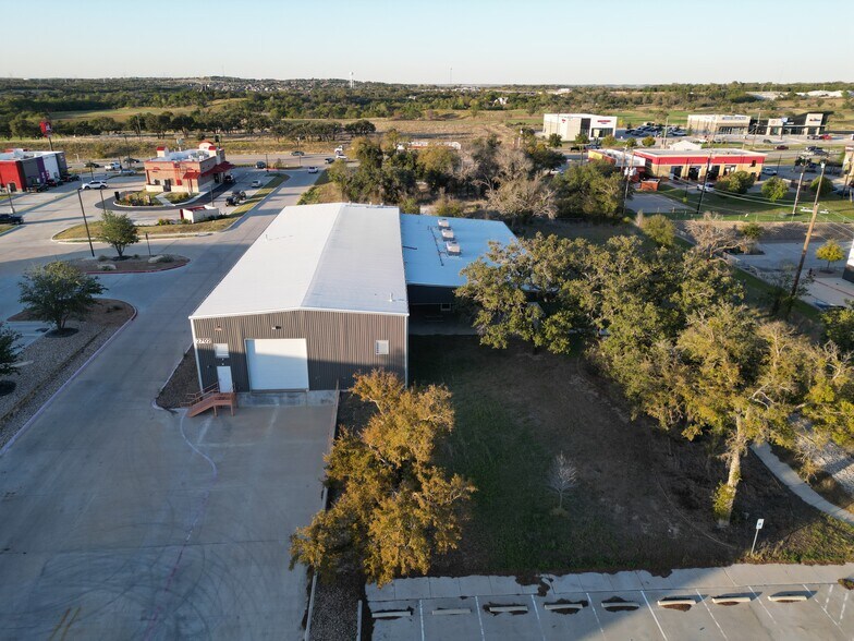 More Photos Of 2702 Fort Worth Hwy, Hudson Oaks Warehouse For Sale