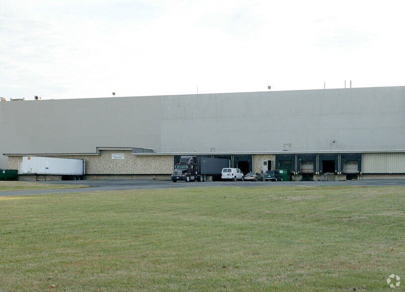 More Photos Of 3304 Old Lexington Rd, Winston-Salem Manufacturing For Lease