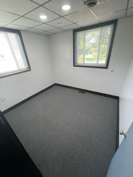 More Photos Of 10 Rhoda St, Farrell Flex For Lease