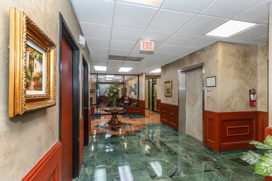 More Photos Of 5801 Ulmerton Rd, Clearwater Loft Creative Space For Lease