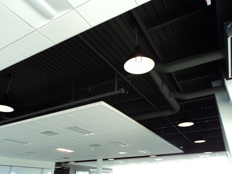 More Photos Of 2020 Innovation Ct, De Pere Office For Lease