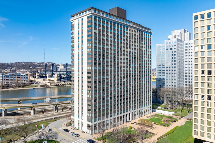 More Photos Of 320 Fort Duquesne Blvd, Pittsburgh Apartments For Sale