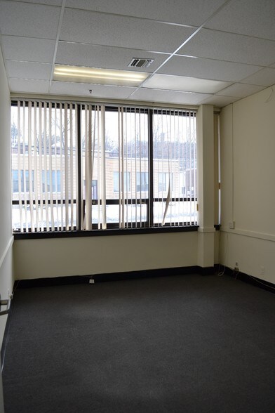 More Photos Of 700 Grand Ave, Ridgefield Warehouse For Lease