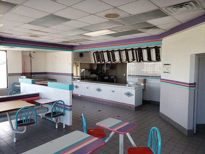 More Photos Of 2775 Woodlawn Rd, Lincoln Fast Food For Sale