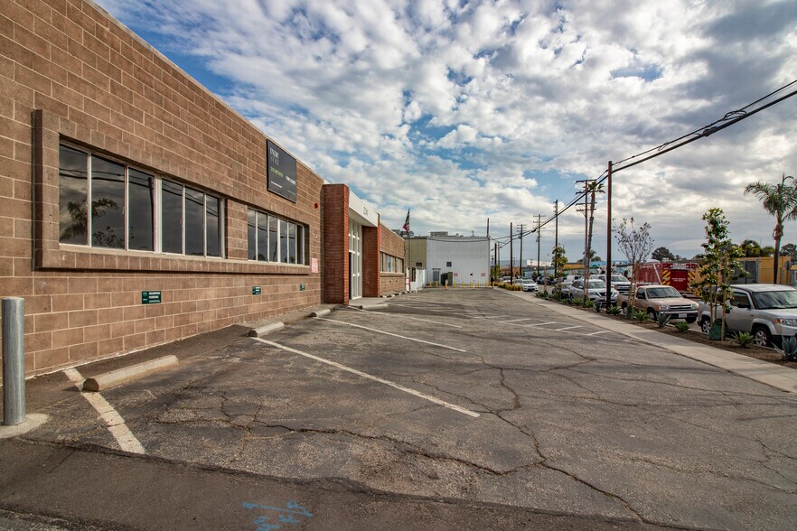 Primary Photo Of 2341 Michigan Ave, Santa Monica Loft Creative Space For Lease
