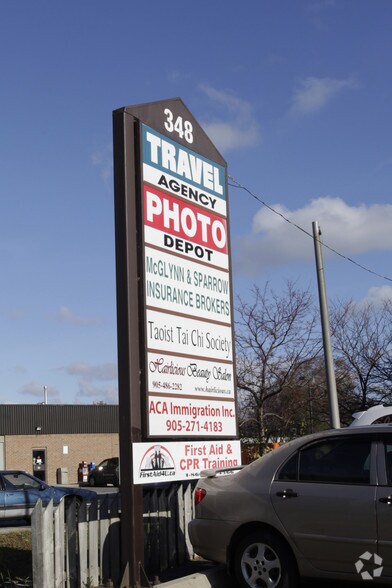 More Photos Of 348 Lakeshore Rd E, Mississauga General Retail For Lease
