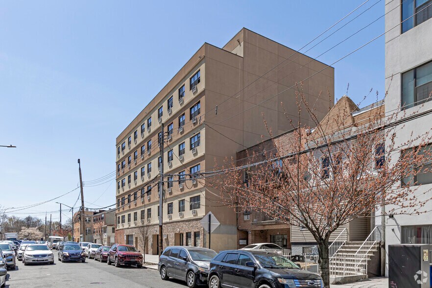 Primary Photo Of 2001 Arthur Ave, Bronx Apartments For Sale