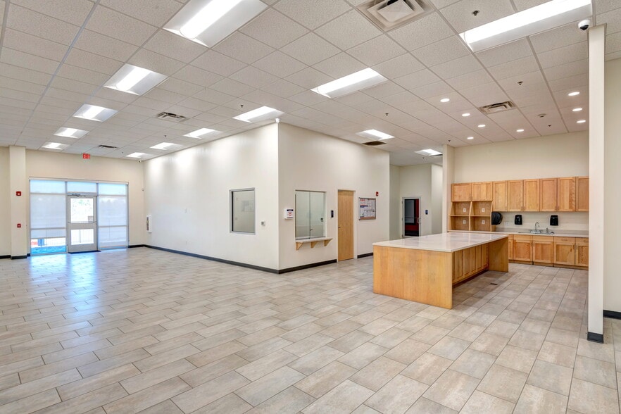 More Photos Of 1010 Citizens Pky, Morrow Unknown For Lease