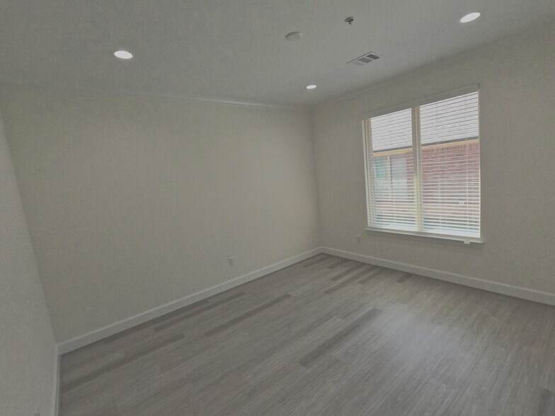 More Photos Of 400 Stonebrook Pky, Frisco Medical For Lease