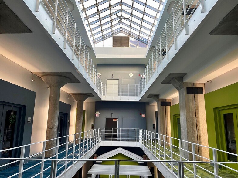 More Photos Of 2000 N Racine Ave, Chicago Loft Creative Space For Lease