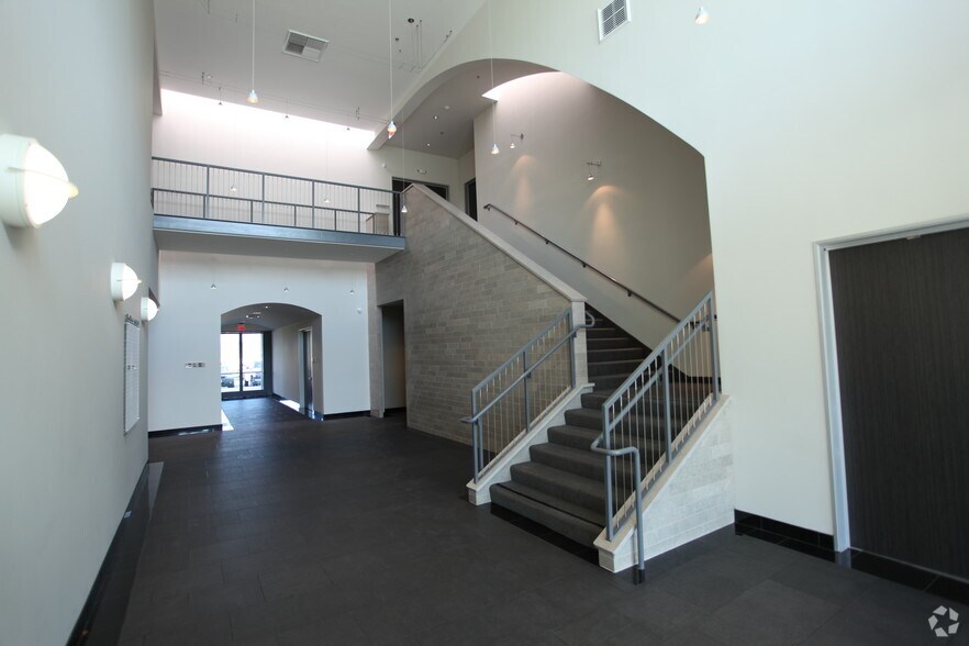 More Photos Of 2775 N Ventura Rd, Oxnard Office For Lease