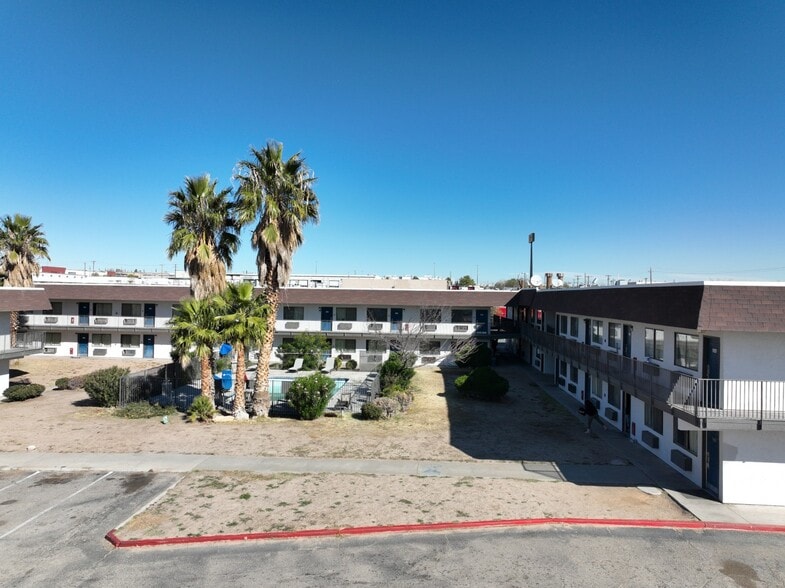 More Photos Of 11049 W Gateway Blvd, El Paso Hotel For Sale