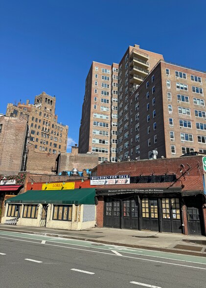 Primary Photo Of 91-95 7th Ave S, New York Restaurant For Sale