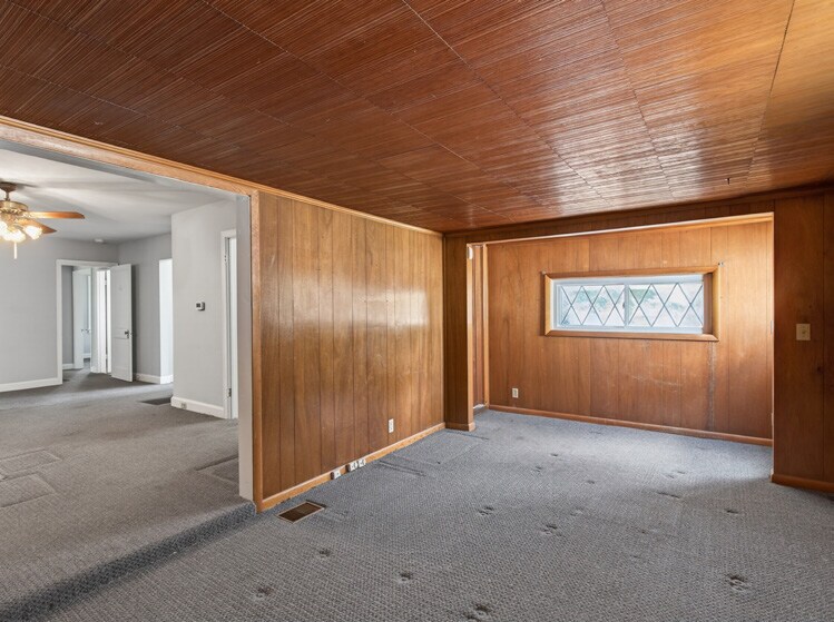 More Photos Of 420 E Iris Dr, Nashville Office For Sale