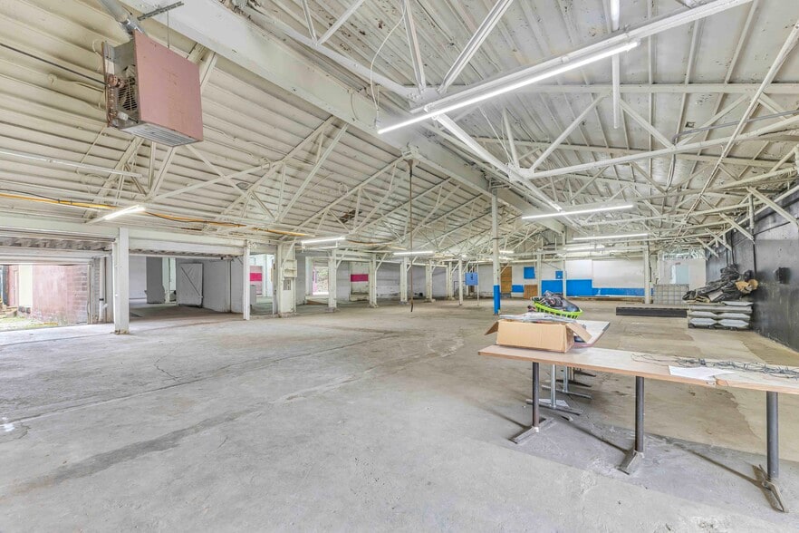 More Photos Of 7500 Bessemer Ave, Cleveland Manufacturing For Lease