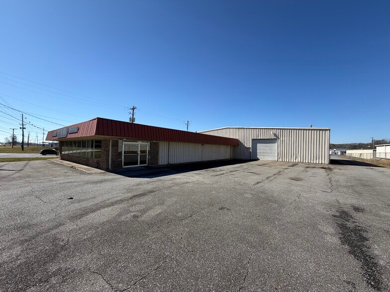 More Photos Of 1913 US 41 Hwy SW, Calhoun Flex For Lease